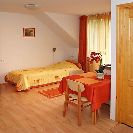 Centrum Apartmanhaz פץ' מראה חיצוני תמונה