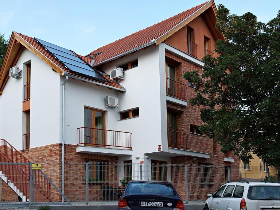 Centrum Apartmanhaz פץ' מראה חיצוני תמונה