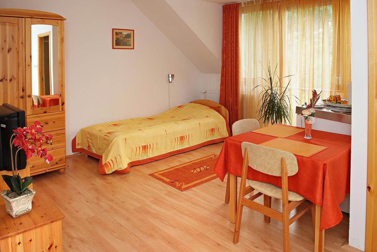 Centrum Apartmanhaz פץ' מראה חיצוני תמונה