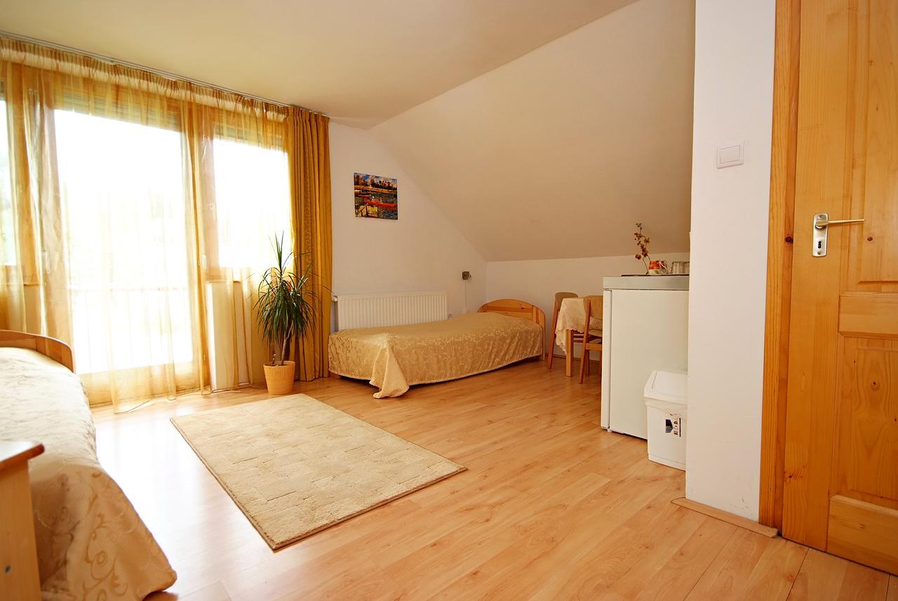 Centrum Apartmanhaz פץ' מראה חיצוני תמונה