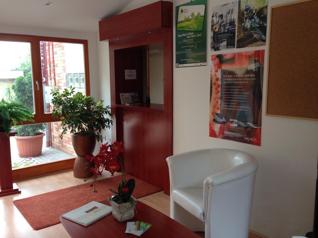 Centrum Apartmanhaz פץ' מראה חיצוני תמונה