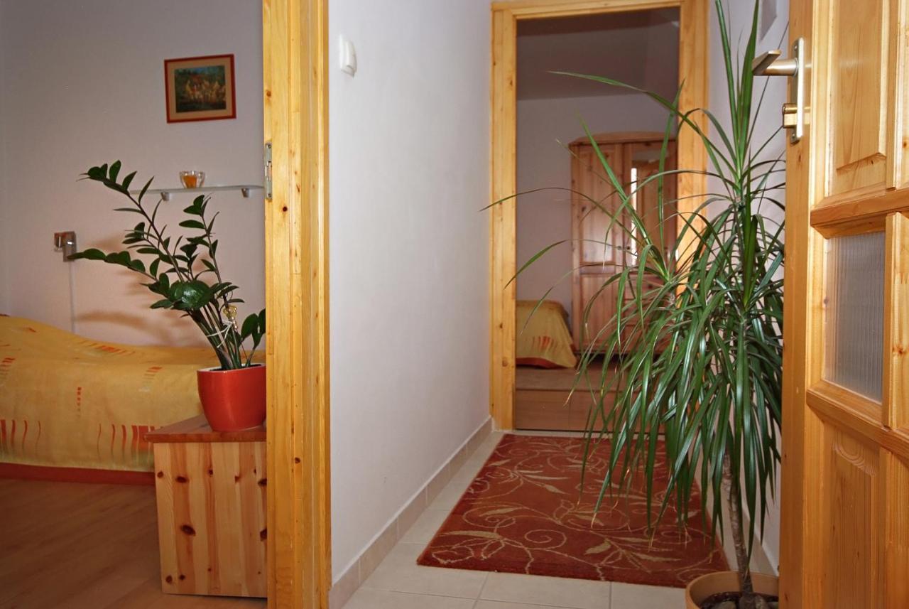 Centrum Apartmanhaz פץ' מראה חיצוני תמונה