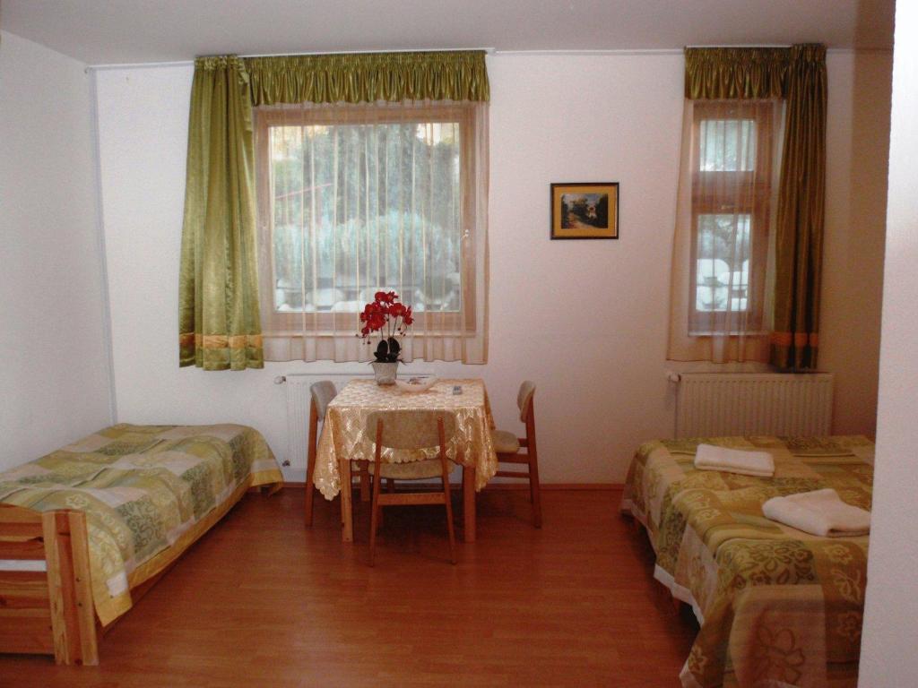 Centrum Apartmanhaz פץ' חדר תמונה