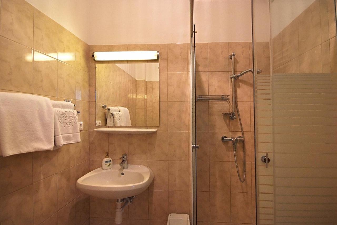 Centrum Apartmanhaz פץ' חדר תמונה